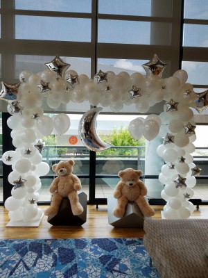Twinkle twinkle little star balloon arch
